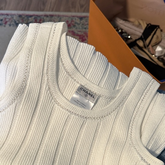 CHANEL KNITTED LACE TANK TOP - Picture 2 of 8